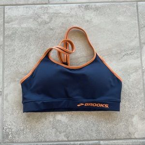 NWOT brooks sports bra